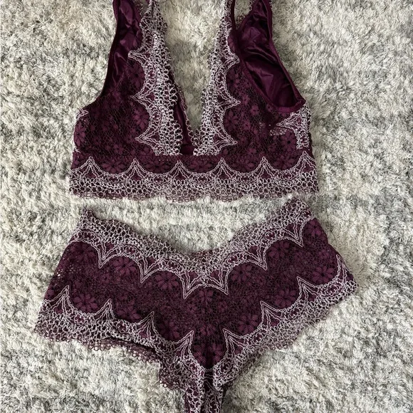 Victoria's Secret Purple Lace Bralette and Panty Set - Picture 2 of 3
